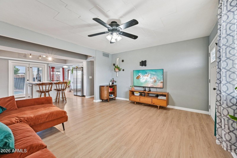 7-web-or-mls-W Corrine Dr-S0301-007