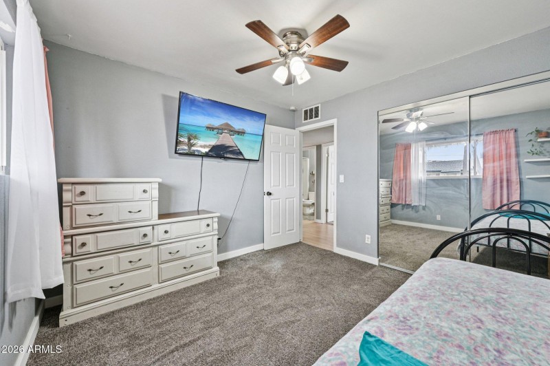 23-web-or-mls-W Corrine Dr-S0301-023