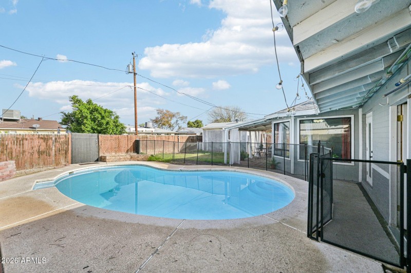 33-web-or-mls-W Corrine Dr-S0301-033