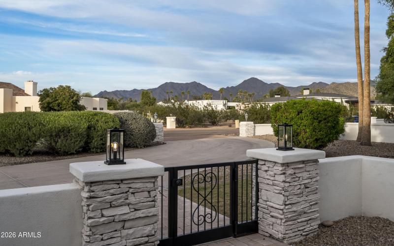 10111 E Cholla St, Scottsdale-57