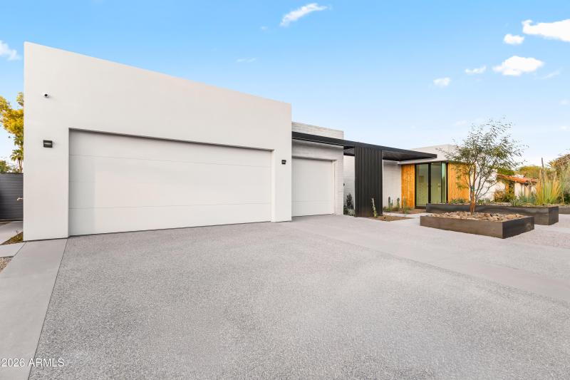 3 CAR TEMP. CONTROLLED GARAGE