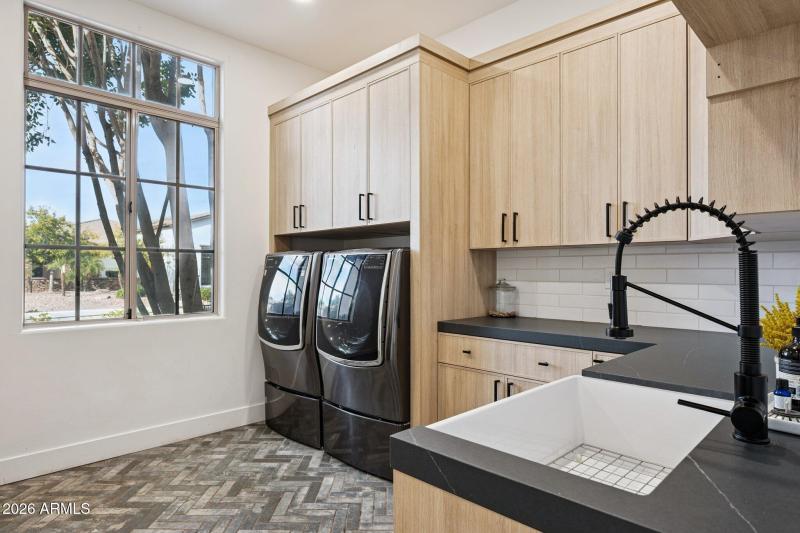 49-web-or-mls-11479-n-87th-pl