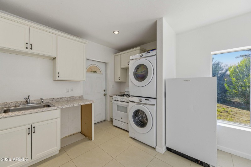 51-web-or-mls-13839 E Morgan Drvie Apart