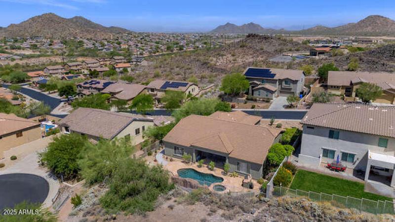 6133 W Fetlock Trail-small-040-009-6133