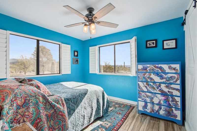 17-print-S April Dr-S0601-017