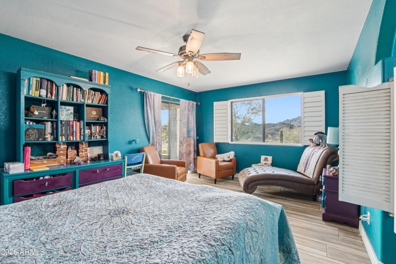 23-print-S April Dr-S0601-023