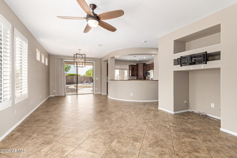 2361 W TURTLE HILL CT