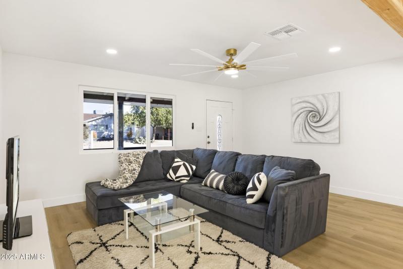 6725 E Moreland St Scottsdale - 220