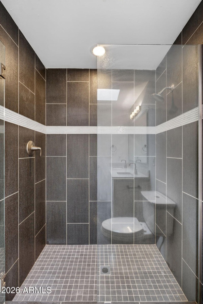 Bedroom 2 (en suite)