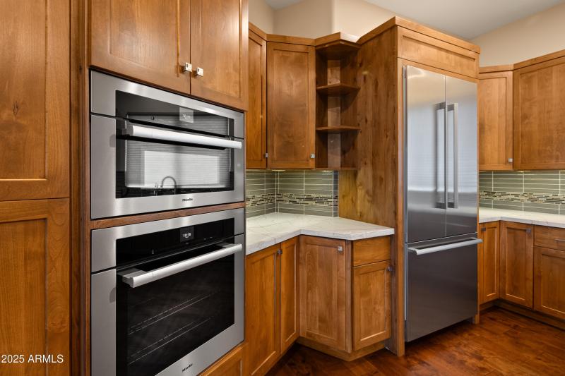 NEW SHAKER STYLE ALDER CABINETRY