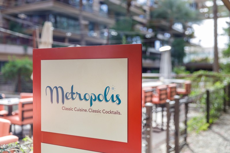 Full Service Restaurant