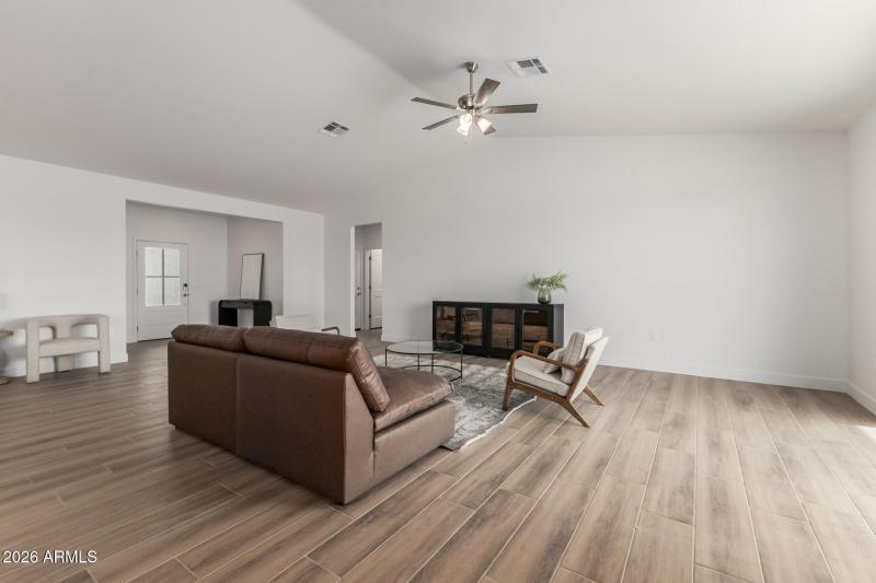 12 Sandstone Mountain