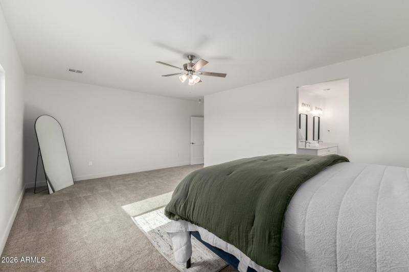 21 Sandstone Mountain