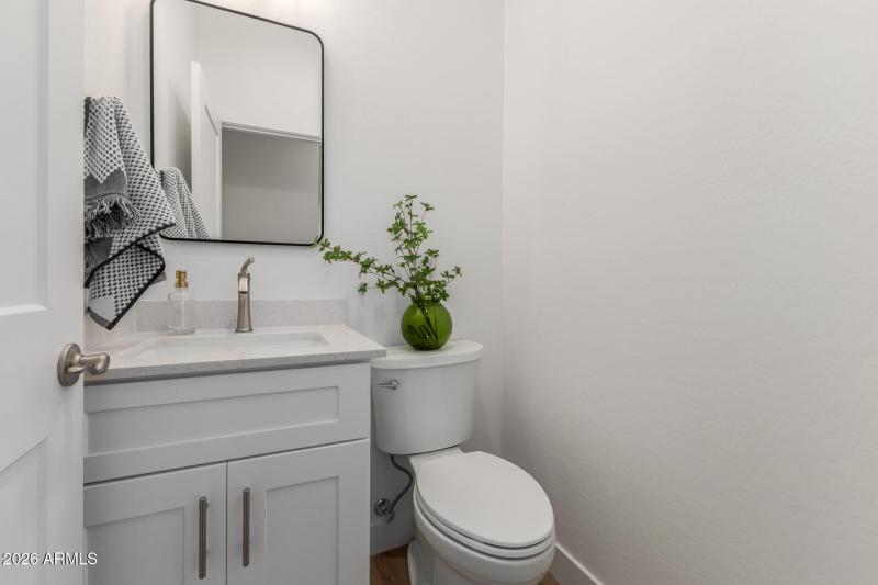 32 Sandstone Mountain