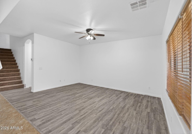 17-web-or-mls-15-W Amsterdam Rd