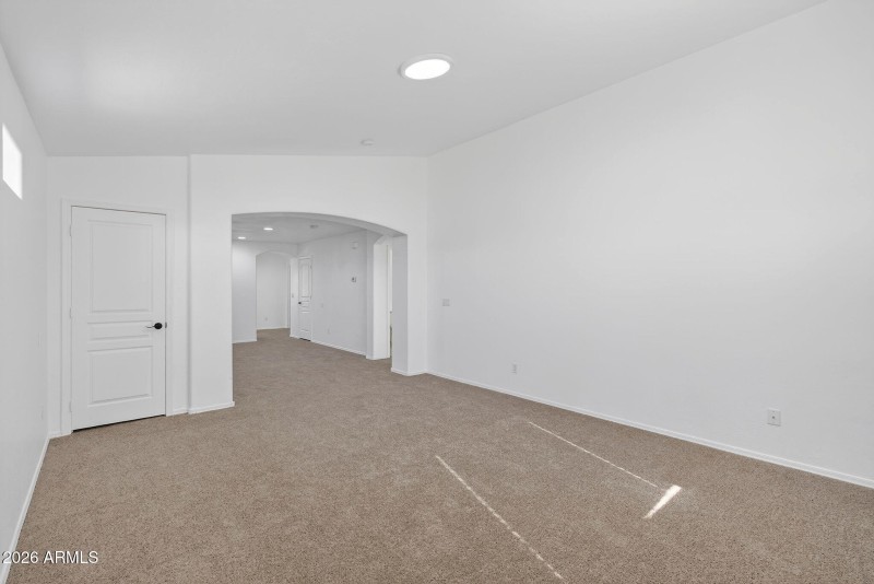 28-web-or-mls-31-W Amsterdam Rd