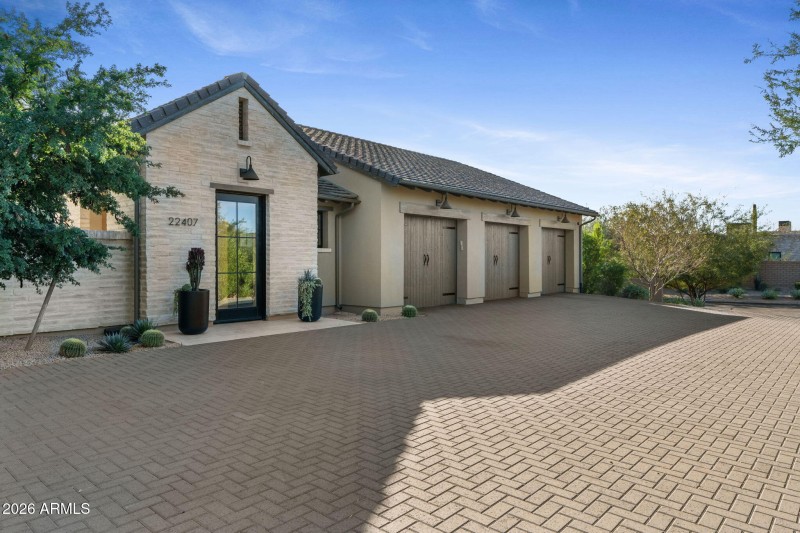 5-web-or-mls-22407-n-89th-st