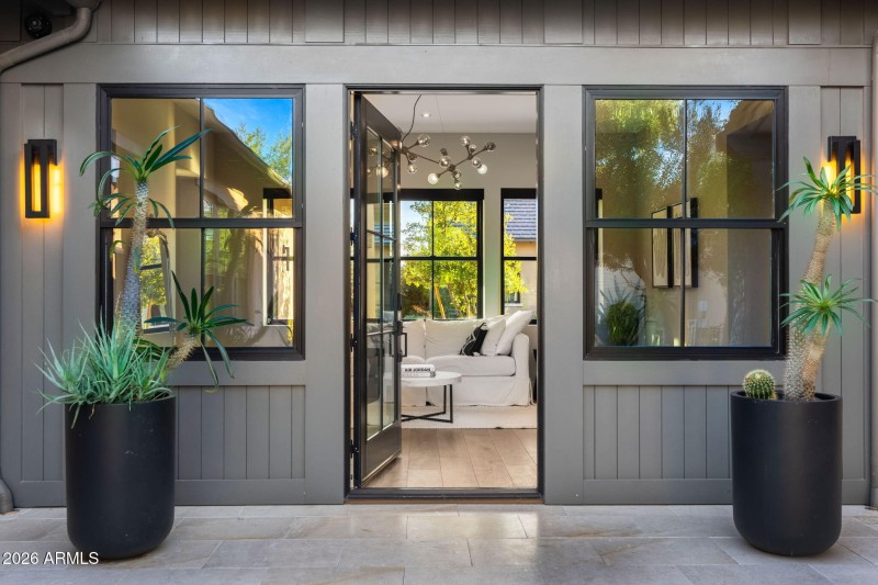 8-web-or-mls-22407-n-89th-st