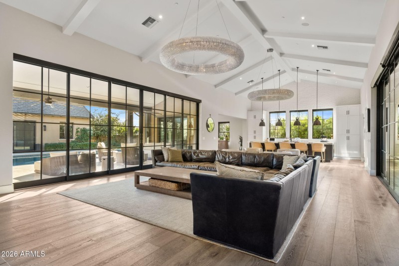 13-web-or-mls-22407-n-89th-st