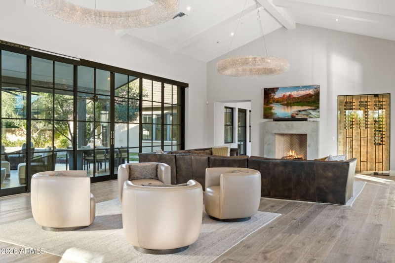 19-web-or-mls-22407-n-89th-st