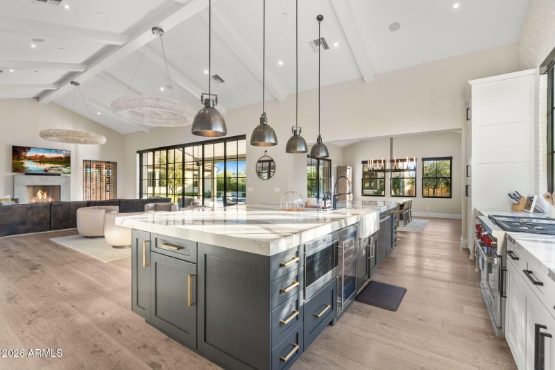 21-web-or-mls-22407-n-89th-st