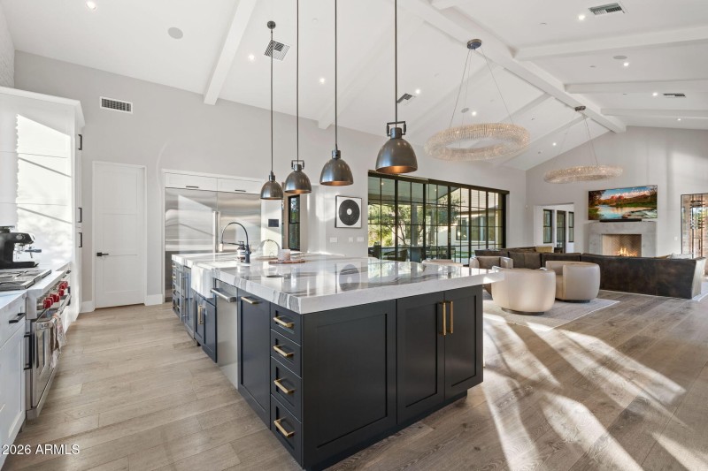 22-web-or-mls-22407-n-89th-st