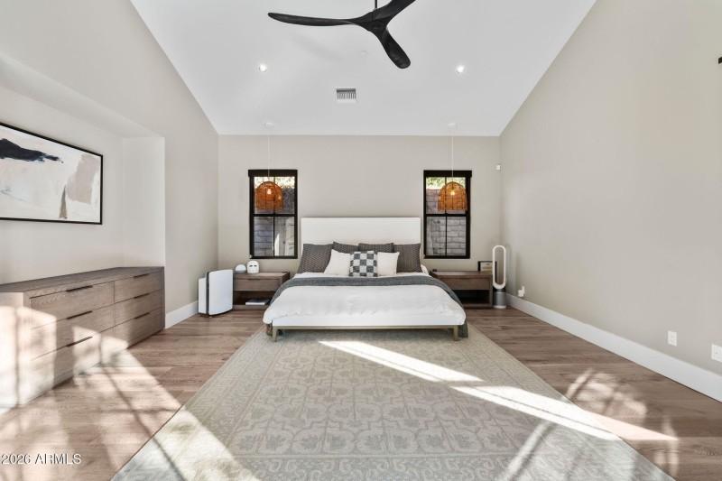 32-web-or-mls-22407-n-89th-st