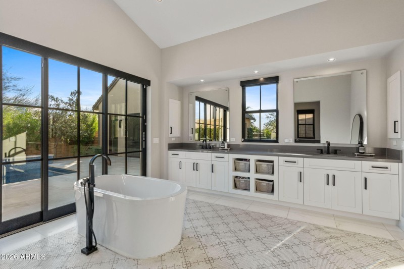 37-web-or-mls-22407-n-89th-st