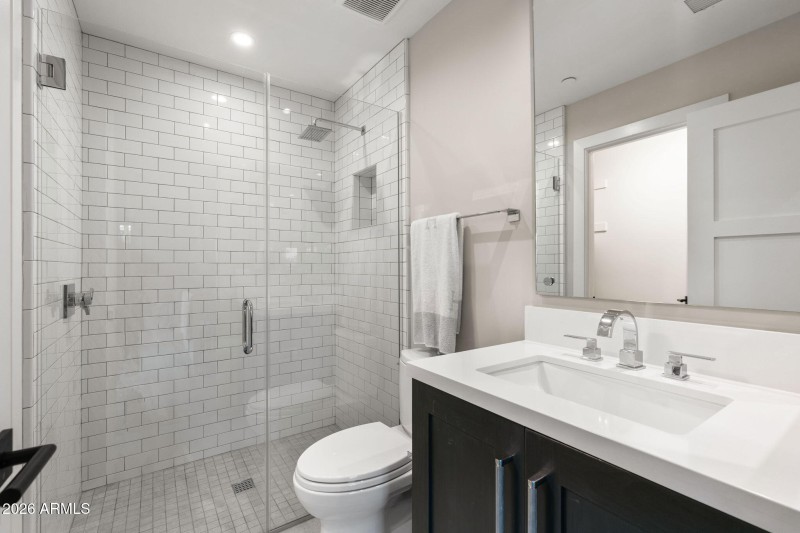 51-web-or-mls-22407-n-89th-st