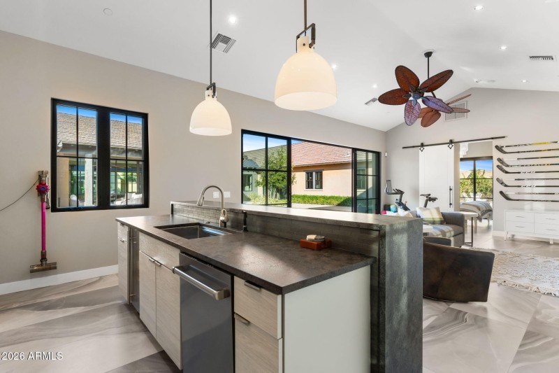 69-web-or-mls-22407-n-89th-st