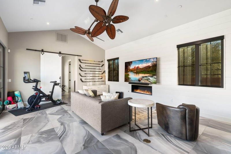 71-web-or-mls-22407-n-89th-st