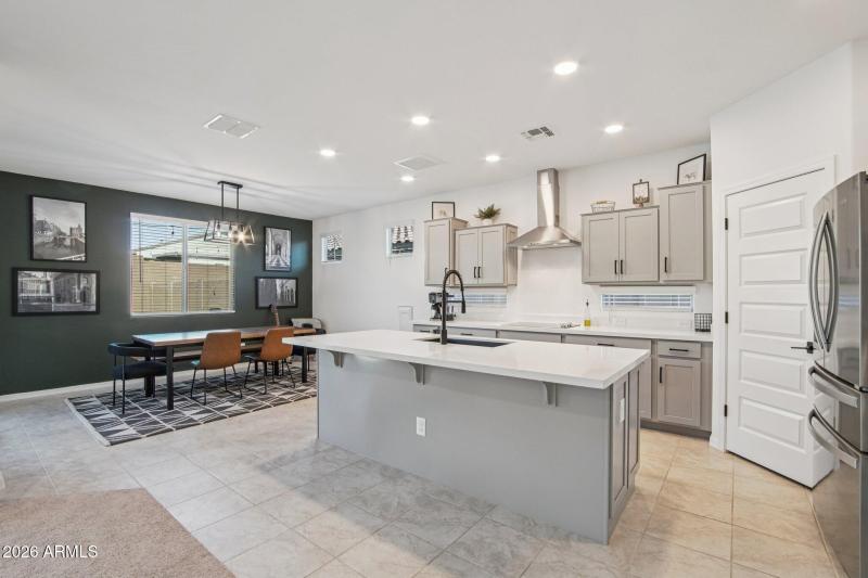 9-web-or-mls-Roma Ave-S1601-009