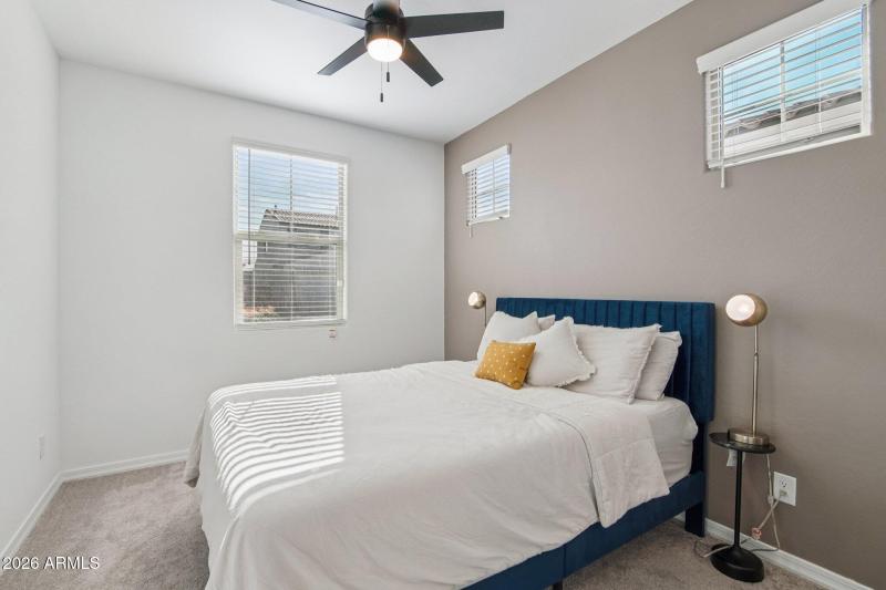 17-web-or-mls-Roma Ave-S1601-017