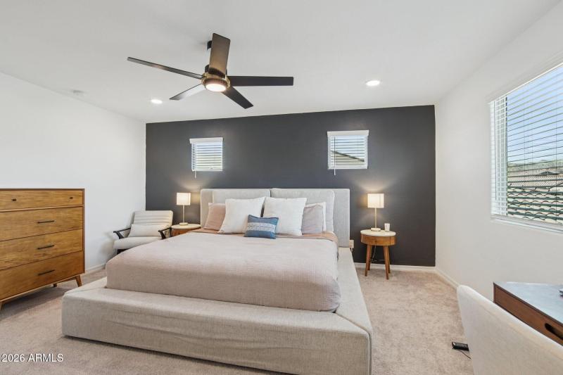 22-web-or-mls-Roma Ave-S1601-022