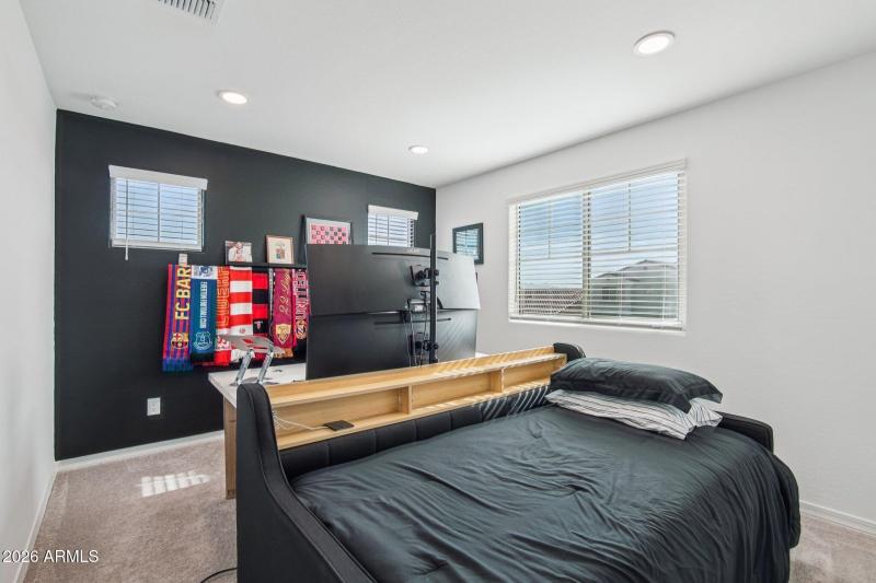 27-web-or-mls-Roma Ave-S1601-027