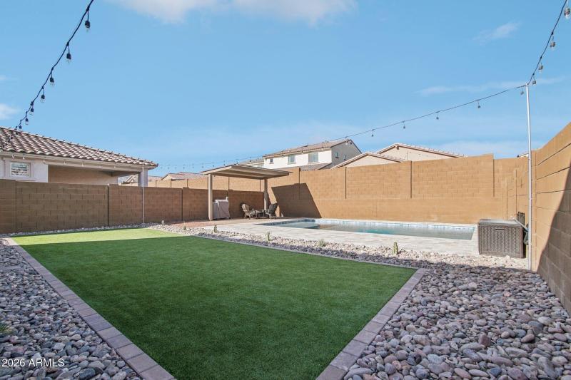 34-web-or-mls-Roma Ave-S1601-034