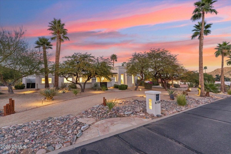 70's Architecture 2020's Modernized