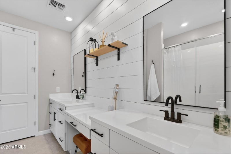 20-web-or-mls-16- W Rainbow Bridge Ln