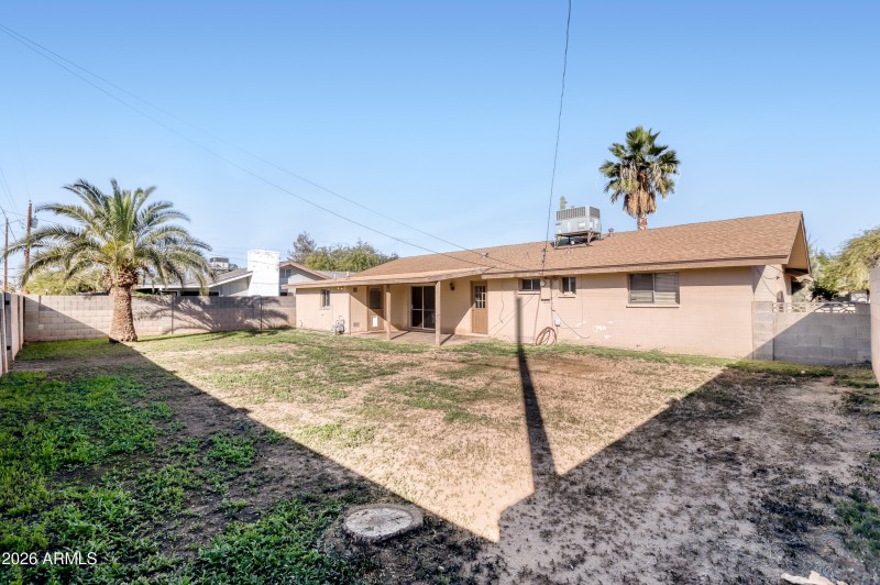 921 E Campus Drive - MLS Sized - 022 - 2
