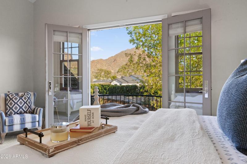 Upstairs bedroom suite 4