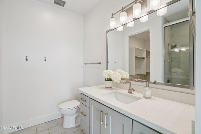 24-web-or-mls-E Deer Valley Dr-S1701-024