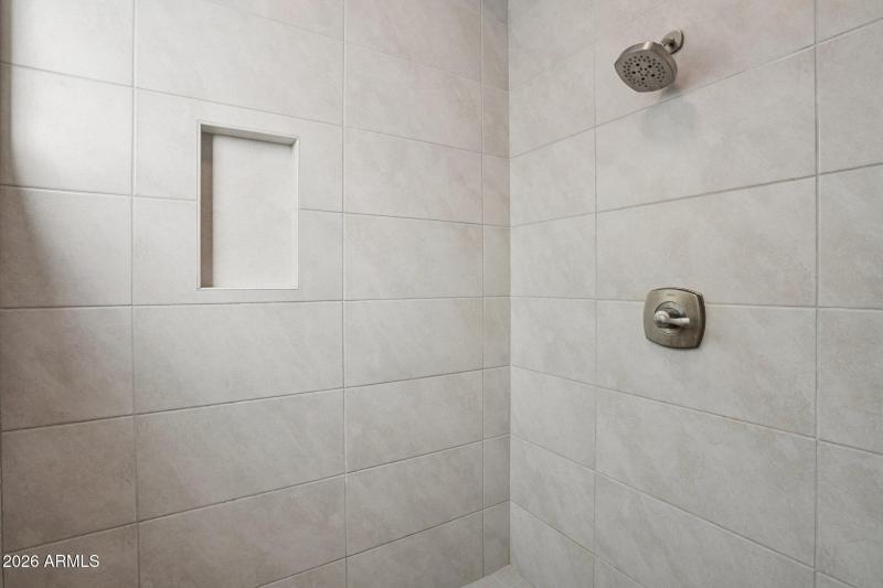 34-web-or-mls-E Deer Valley Dr-S1701-034