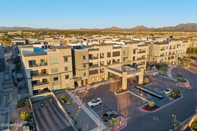 44-web-or-mls-E Deer Valley Dr-S1701-044