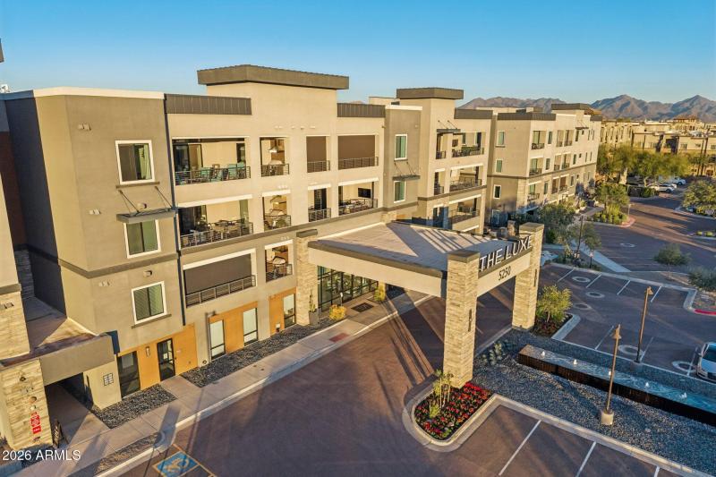 47-web-or-mls-E Deer Valley Dr-S1701-047