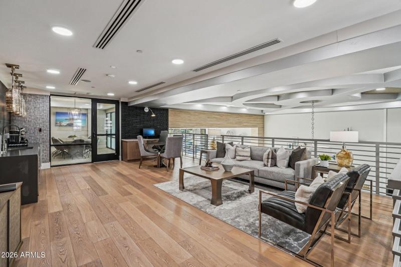 67-web-or-mls-E Deer Valley Dr-1701-907