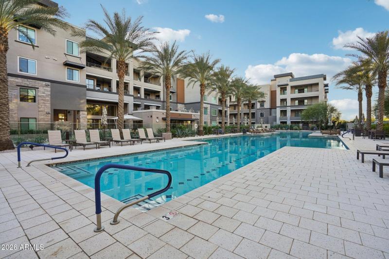 92-web-or-mls-E Deer Valley Dr-1701-932