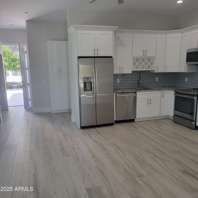 aa 76 guest hs kitchen 4-24