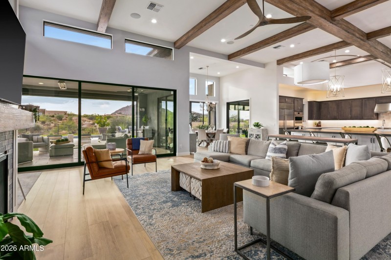 015_Open, Flowing Floor Plan