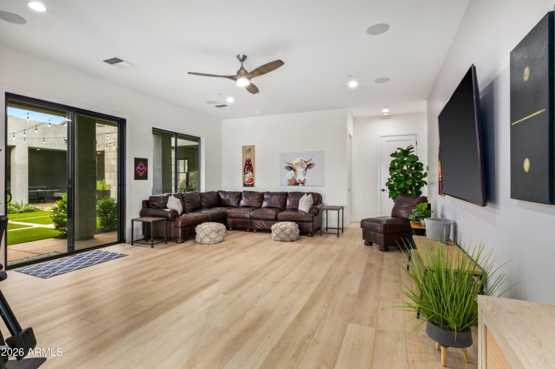 043_Guest Den Courtyard Access