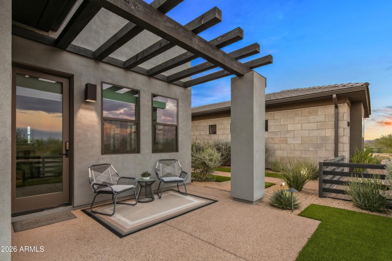 053_Front Casita Patio